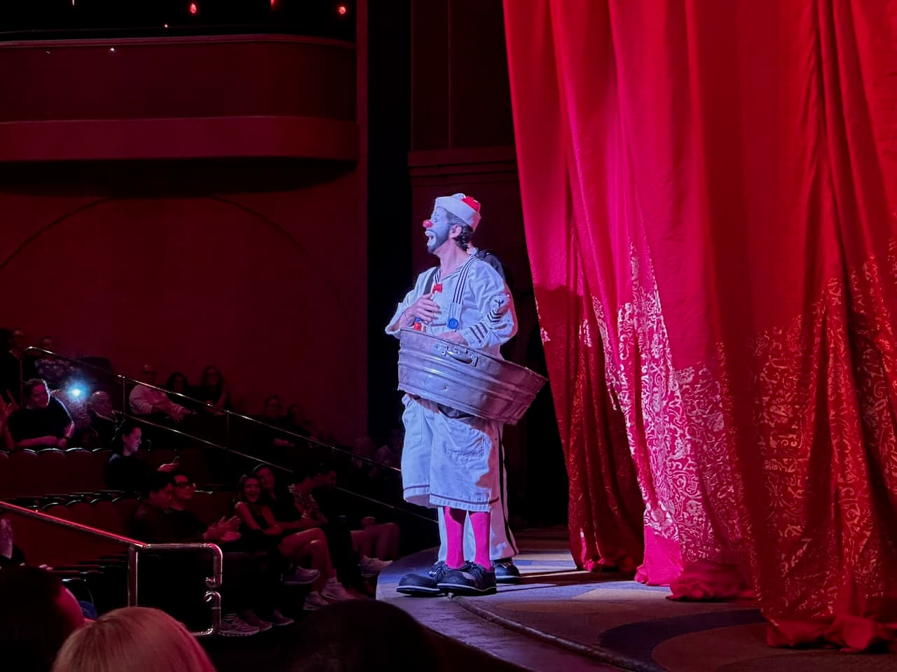 We finally saw the Bellagio's Cirque du Soleil show, "O", during our Vegas trip in October